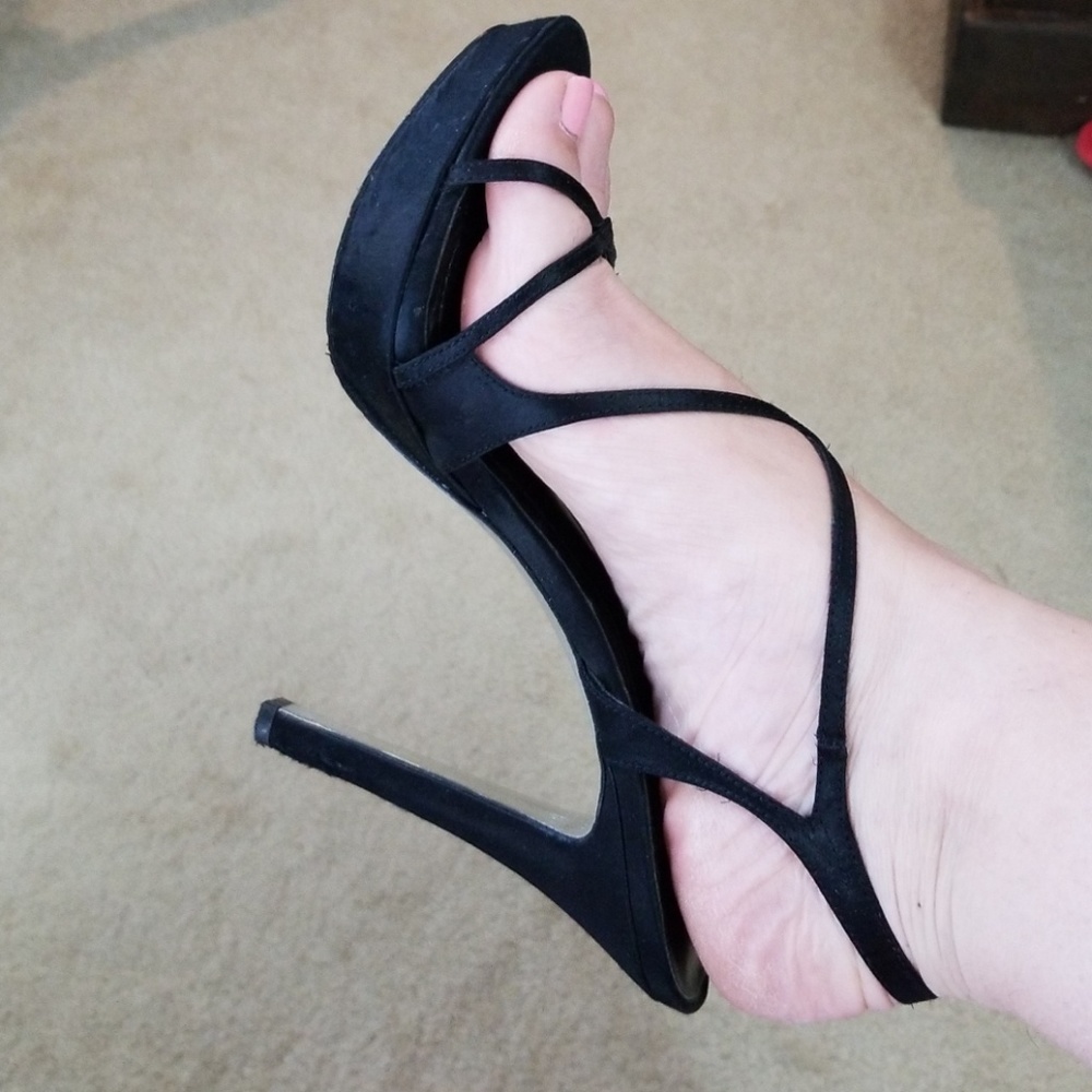 Bcbg black heels